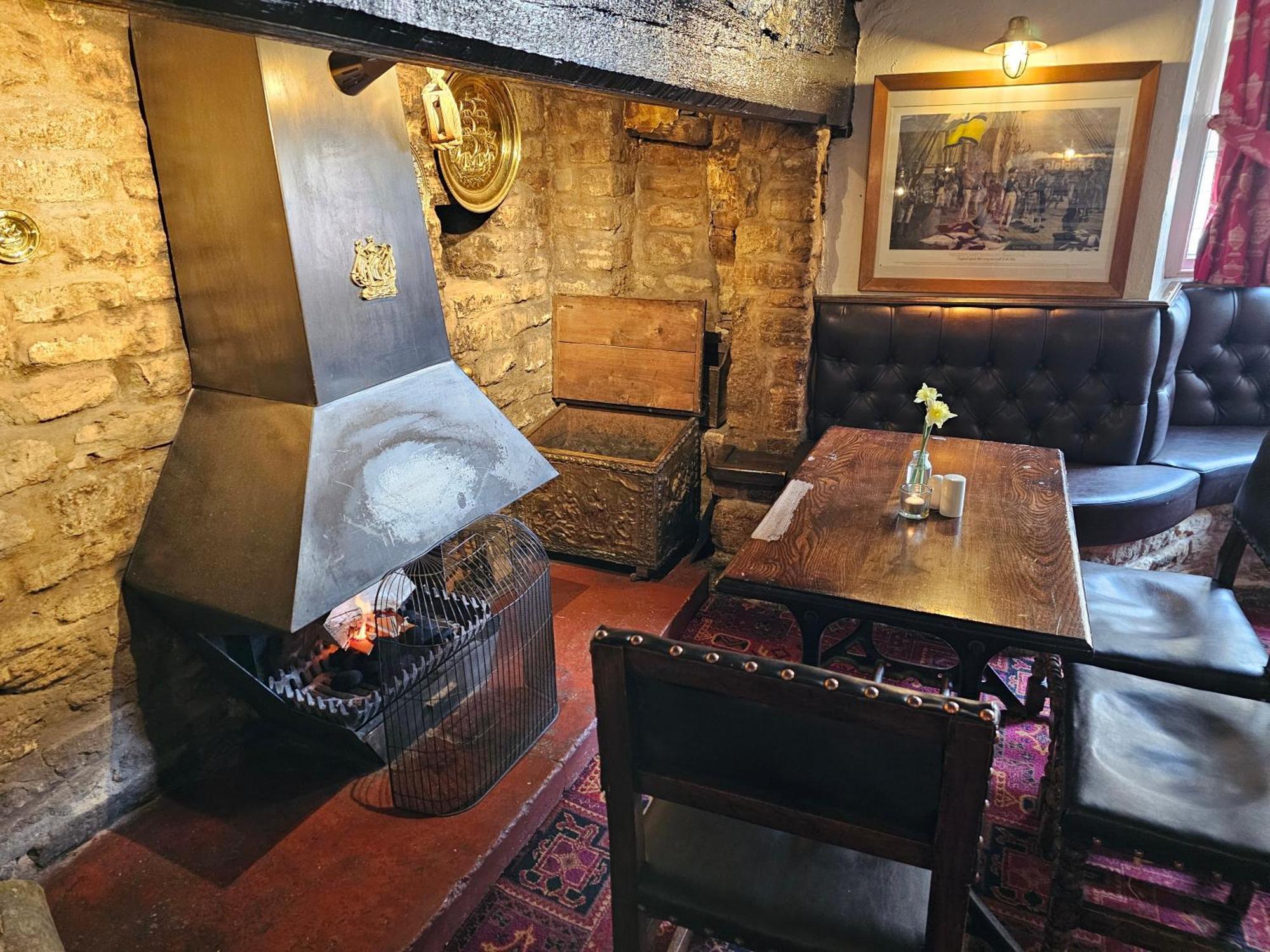 The Ship Inn Oundle Esterno foto