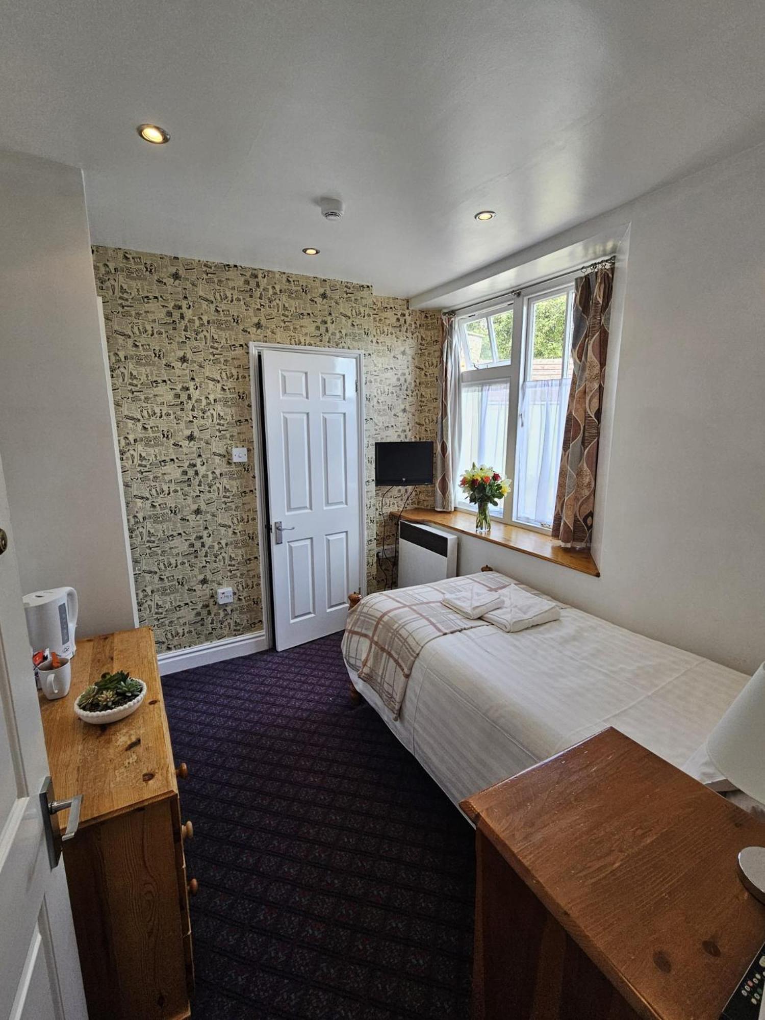 The Ship Inn Oundle Esterno foto